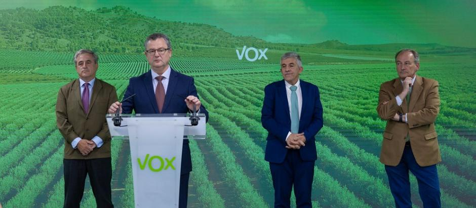 Los consejeros de Agricultura de Vox, en rueda de prensa