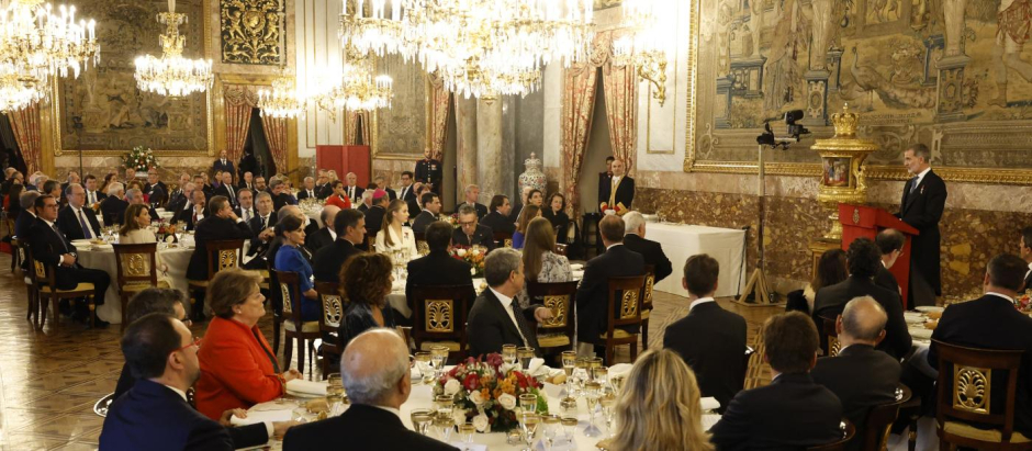 Almuerzo ofrecido en el Palacio Real de Madrid con motivo de la jura de la Princesa