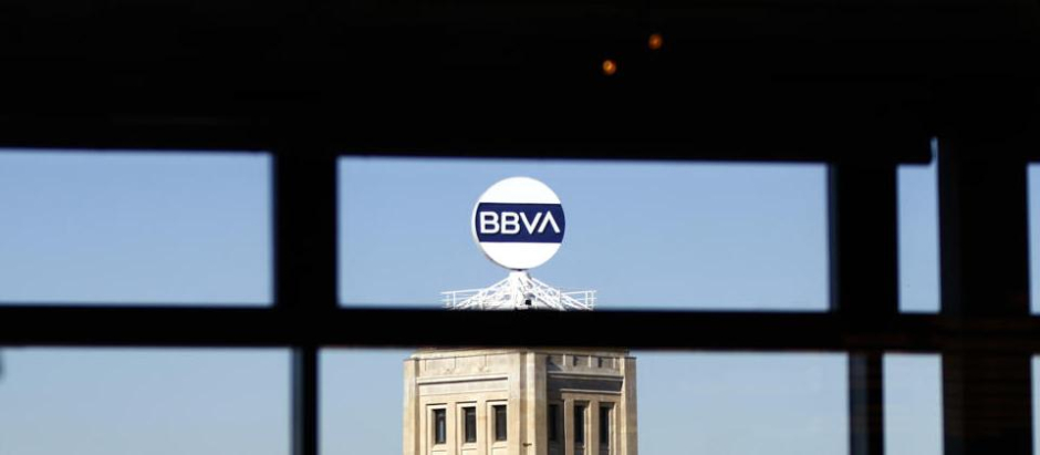 Vista de la antigua sede del BBVA en la Plaza de Cataluña de Barcelona