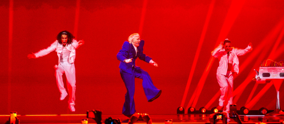 Joost Klein, en Eurovisión cantando Europapa