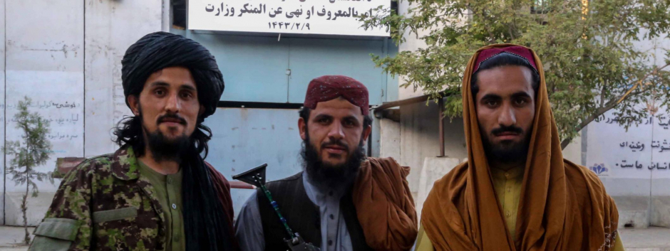Barbudos miembros del Talibán