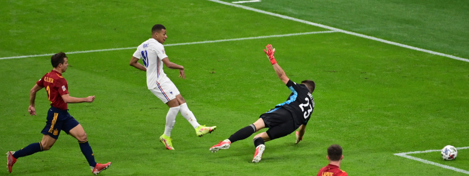 Un polémico gol de Mbappé da el título a Francia