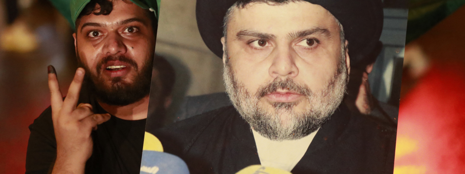 Los partidarios del clérigo chiíta iraquí Moqtada al-Sadr celebran en la plaza Tahrir de Bagdad