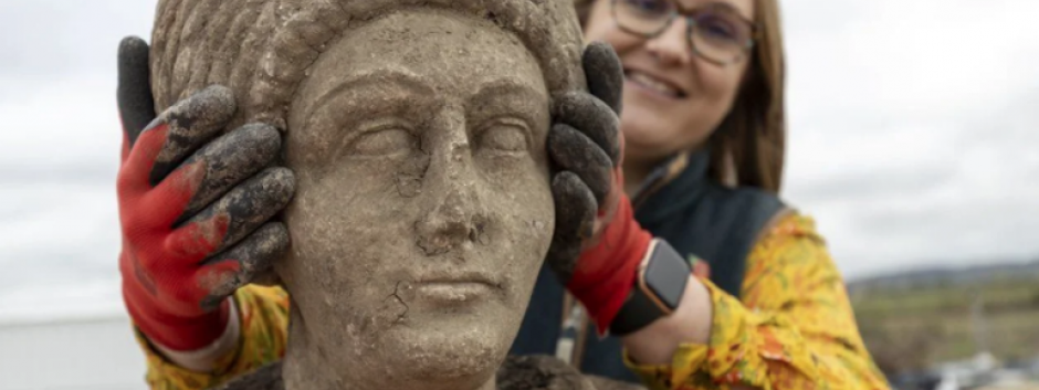 Cabeza de estatua romana encontrada en Londres