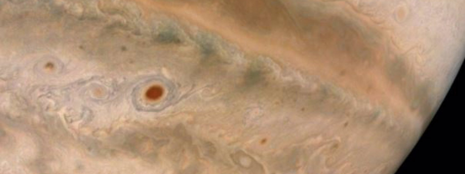 Imagen de la nave Juno en su sobrevuelo 36 de Júpiter