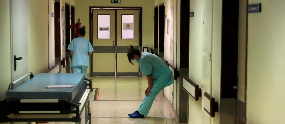 Dos enfermeras en un hospital de Portugal