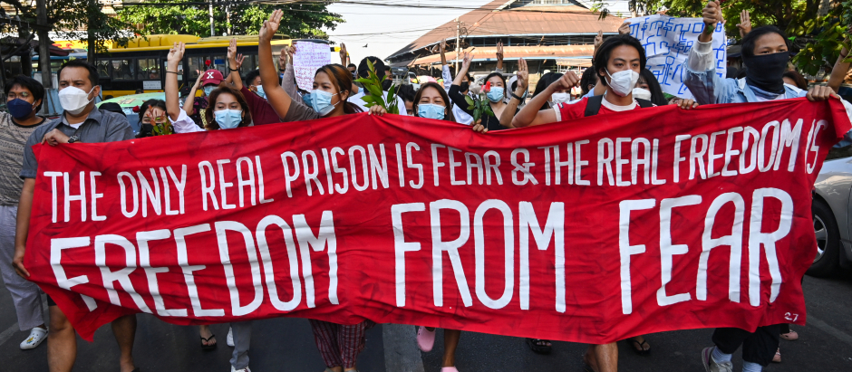 Manifestaciones contra el golpe de estado en Birmania