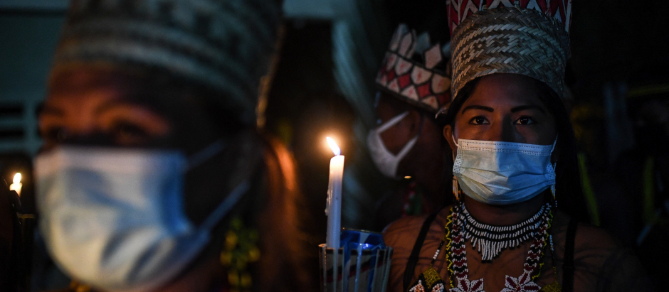 Un grupo de indígenas emberá panameños, durante una ceremonia de inauguración realizada la semana pasada