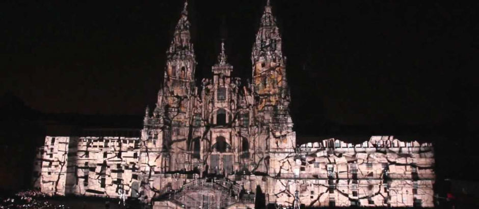Desde los años 90 se realiza una proyección sobre la Catedral de Santiago en Nochevieja