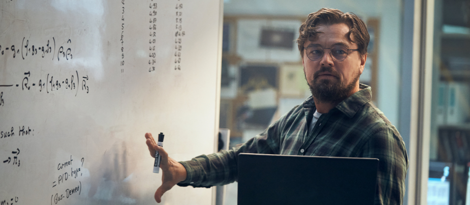 Leonardo DiCaprio protagoniza la película No mires arriba junto a Jennifer Lawrence