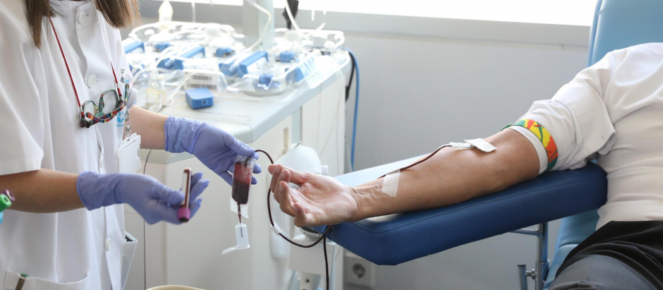 Imagen de recurso de una donación de sangre en el Centro de Transfusión de la Comunidad de Madrid