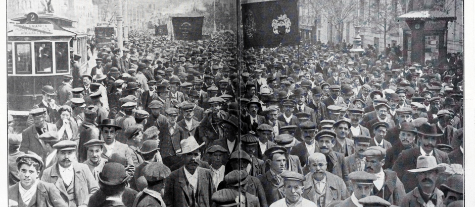 Manifestación obrera del 1 de mayo de 1907 en la calle de Alcalá de Madrid