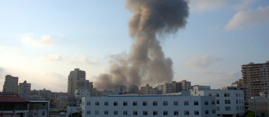 Bombardeo de la ciudad de Tiro, sur de Líbano, 2006