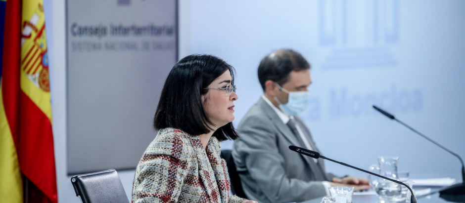 La ministra de Sanidad, Carolina Darias, y el secretario general de salud digital Juan Fernández Muñoz