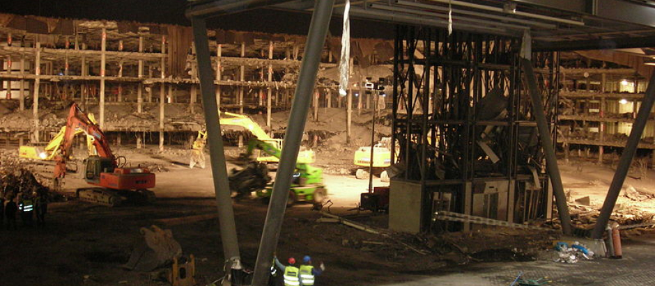 Párking de la T4 (Madrid-Barajas) días después del atentado de ETA del 30 de diciembre de 2006