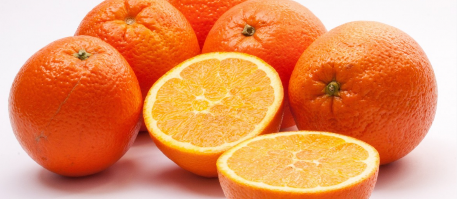 Durante la guerra civil y la posguerra española, era normal utilizar el albedo, la parte interior de la naranja para reconvertirla en una especie de patatas