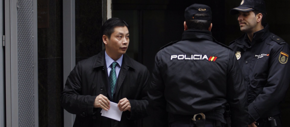 El presunto líder de la trama, Gao Ping, a la salida de una de sus declaraciones ante los jueces