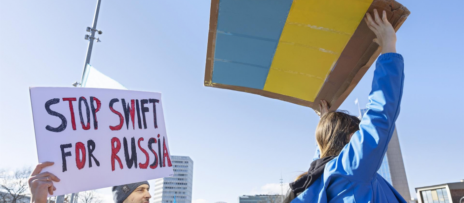 Una protesta contra la invasión rusa en Ucrania