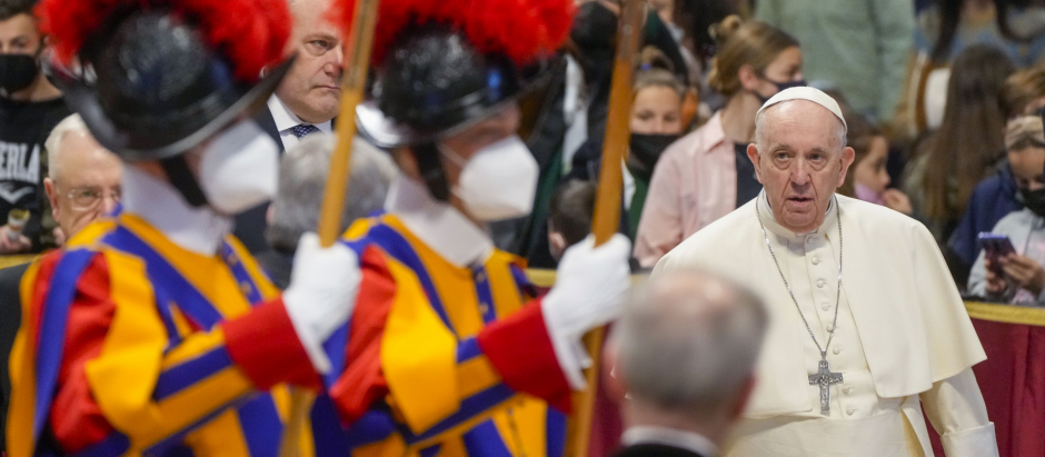 papa francisco guardia suiza