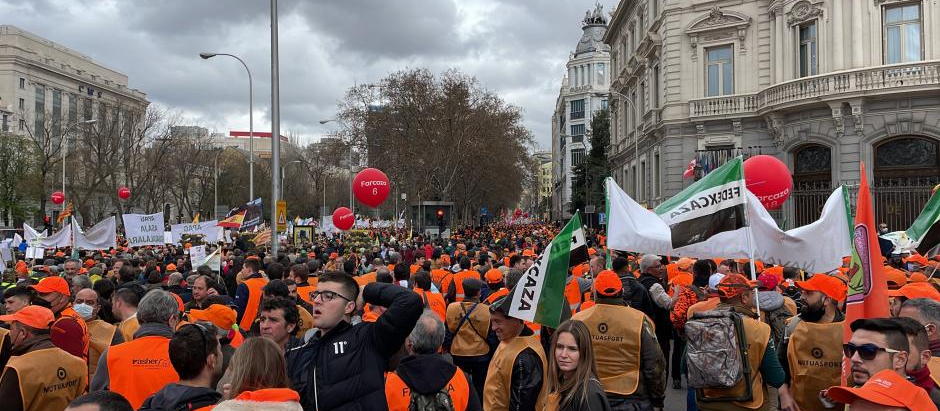 los sectores convocados en la manifestación en favor del mundo rural han juntado solo en la ciudad de Madrid a más de 400.000 personas