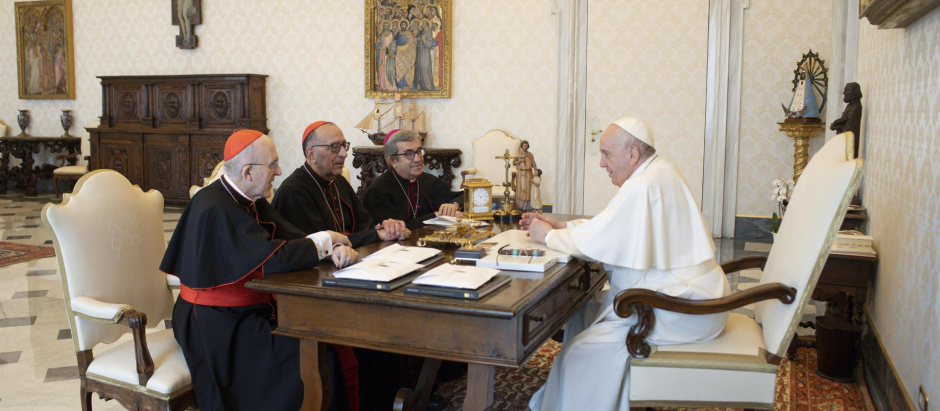 Omella, Osoro y Argüello con el Papa Francisco este jueves, 7 de abril