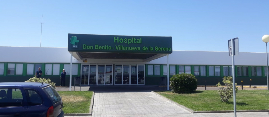 Tanto la joven como el agresor fueron trasladados al Hospital de Don Benito-Villanueva, en la provincia de Badajoz