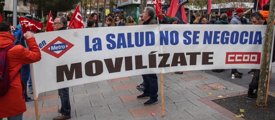 Vista de una concentración de apoyo a los trabajadores de Metro de Madrid frente a la sede de los juzgados de Plaza de Castilla, en 2019