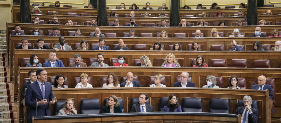 La bancada del PSOE, durante una intervención de Sánchez