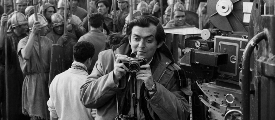 Stanley Kubrick on the set of Spartacus, 1959