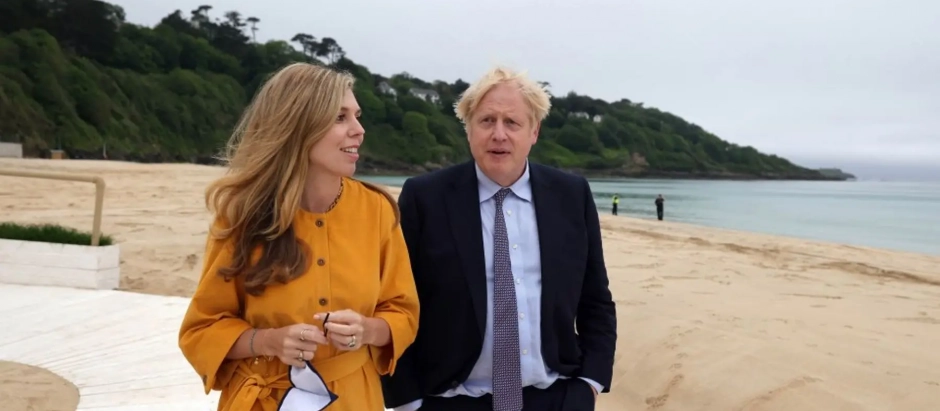 Boris Johnson y su mujer en Marbella