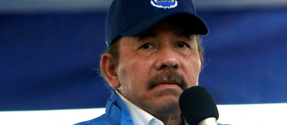 FILE - In this Sept. 5, 2018 file photo, Nicaragua's President Daniel Ortega and his wife, Vice President Rosario Murillo, lead a rally in Managua, Nicaragua. As international health organizations warn of increasing infections in Nicaragua and independent Nicaraguan doctors call for a voluntary quarantine to slow the spread of the delta variant, the government has made clear that comments out of step with its line are unacceptable as Ortega seeks a fourth consecutive term. Murillo has accused doctors of ‚Äúhealth terrorism.‚Äù (AP Photo/Alfredo Zuniga, File)