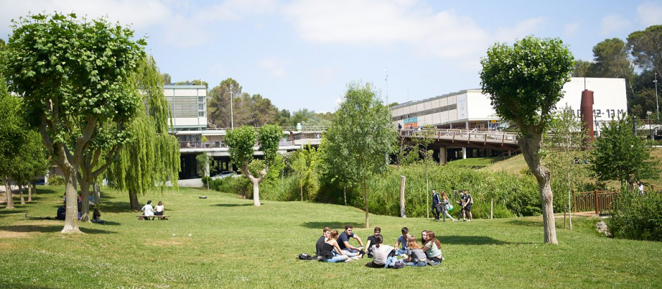 El campus de la Universidad Autónoma de Barcelona, que ha sido elegida como la mejor institución universitaria de España en la edición de 2023 del ranking QS