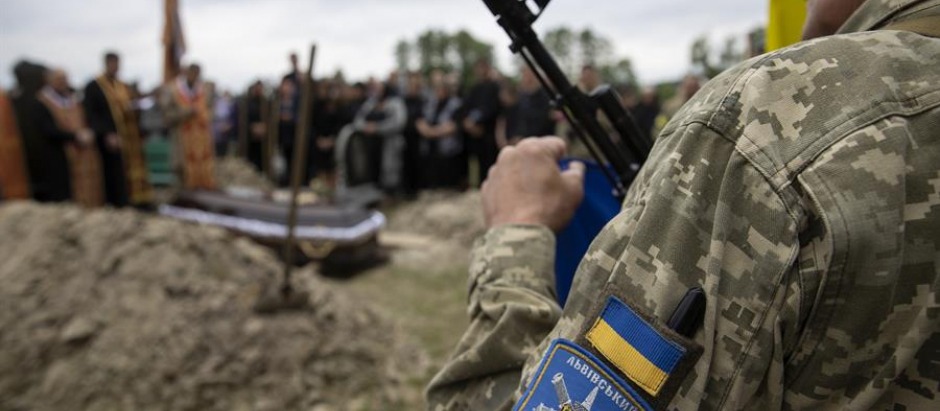 Severodonetsk, soldado, entierro en el Donbás