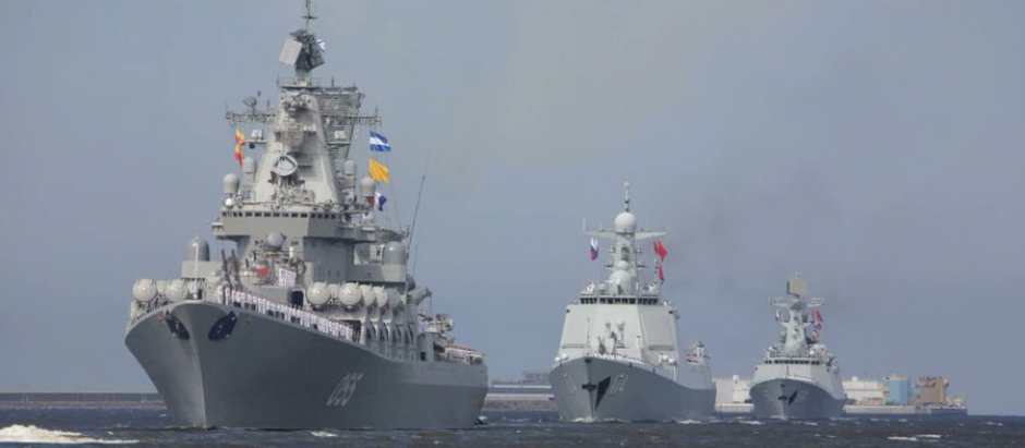Los buques de guerra enviados por China y Rusia para presionar a Japón