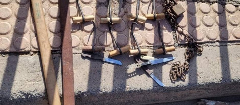 Armas utilizadas por inmigrantes subsaharianos contra la Policía marroquí en el asalto a la valla de Melilla