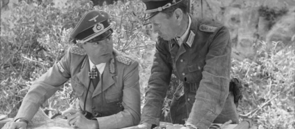 El general Ernst Gunther Baade a la izquierda en Italia en 1944