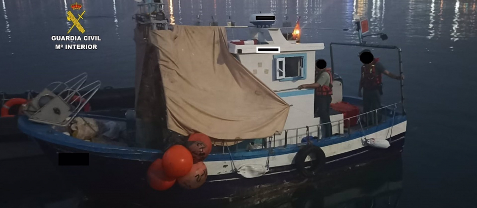 Dos detenidos en Melilla por «tráfico de personas» tras arrojar desde su barco a seis migrantes en el puerto