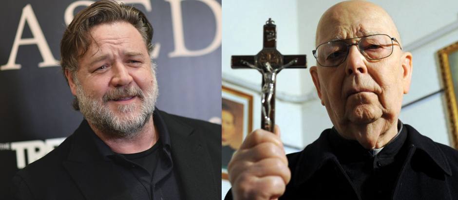El actor Russell Crowe y el difunto exorcista del Vaticano, Gabriele Amorth