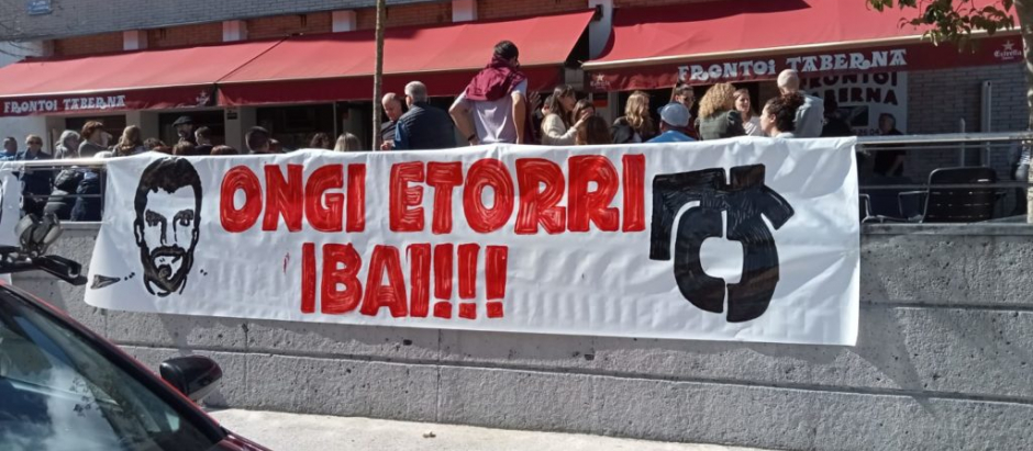 Pancarta del 'ongi etorri' que se celebró en Berango el pasado mes de marzo