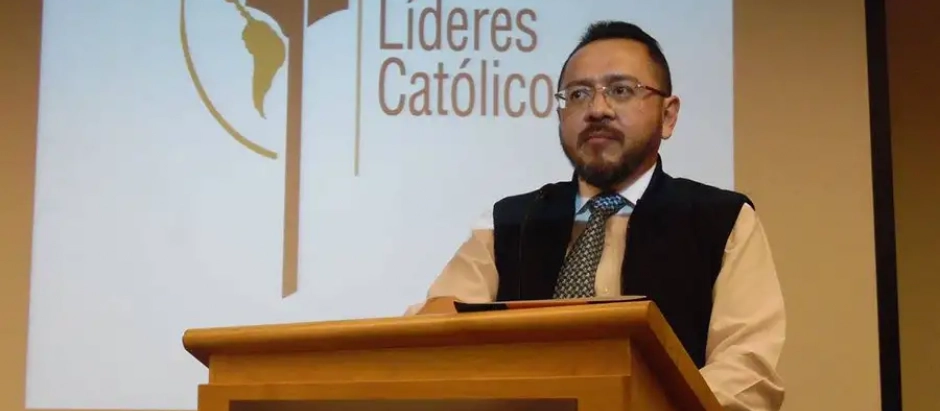 Rodrigo Guerra, miembro del Consejo Directivo de la Academia de Líderes Católicos, en un evento de la organización
