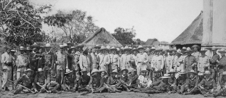Infantería española; tropas y oficiales en Filipinas.