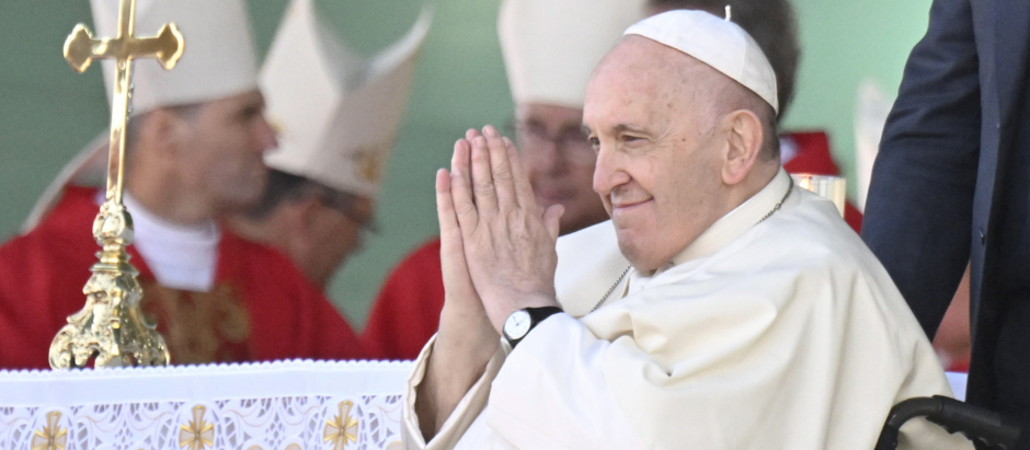 El Papa Francisco durante la Santa Misa al aire libre en Nursultán