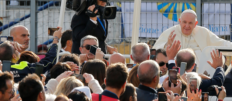 El Papa Francisco a su llegada al  XVII Congreso Eucarístico Nacional
