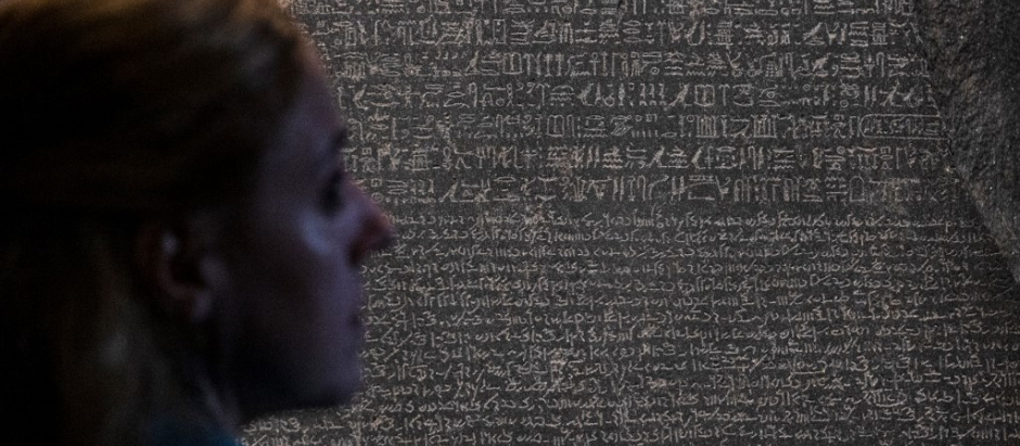 La Piedra de Rosetta expuesta en el Museo Británico de Londres