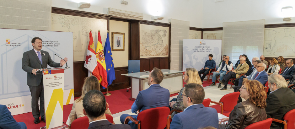 Alfonso Fernández Mañueco presentando el Plan de Ayudas a la Hipoteca