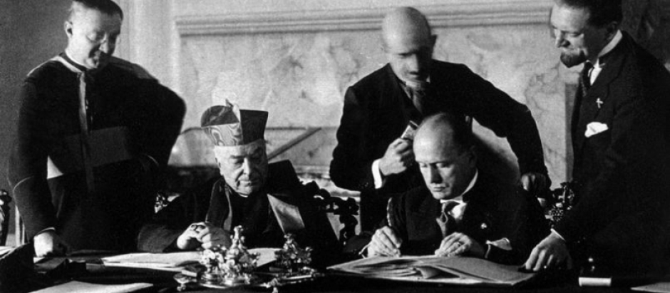 Pactos de Letrán de 1929 por el cardenal Gasparri y Mussolini