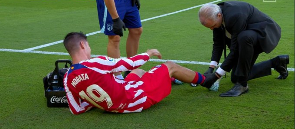 Álvaro Morata, lesionado en el partido del Atlético de Madrid en Cádiz