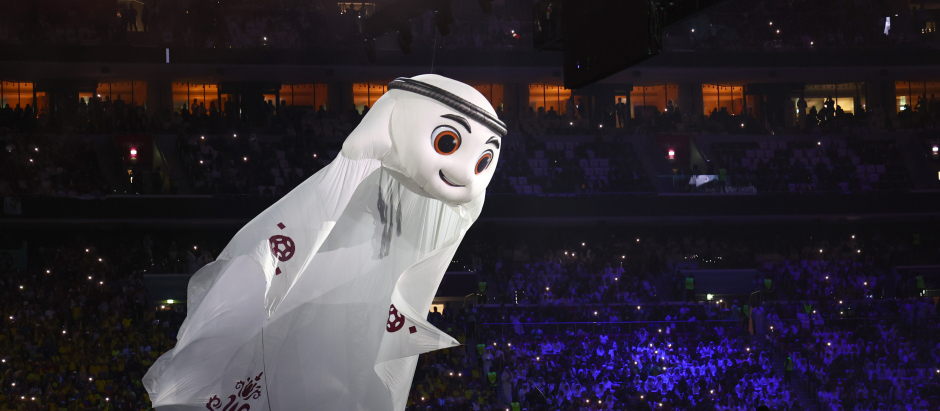 La mascota del Mundial de Qatar 2022, durante la ceremonia de inauguración.