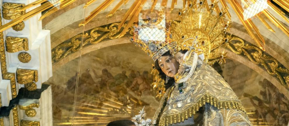 Imagen de la Virgen de los Desamparados de Valencia.