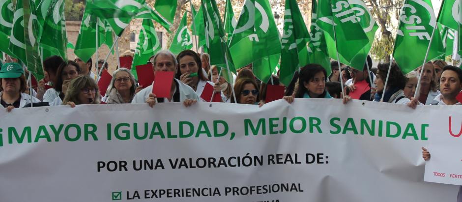 Profesionales del sector sanitario se concentrar frente a la Consejería en Valencia.